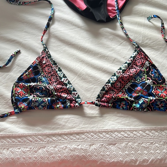 Two pieces  bathing suit, size small - Picture 7 of 8
